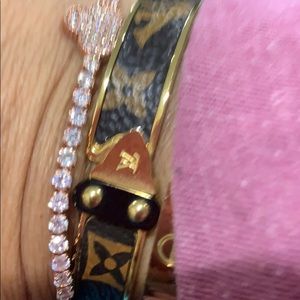 LV bracelet